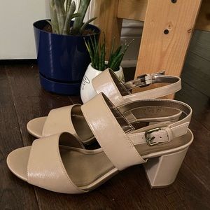 Life Stride Nude Block Heel Size 11